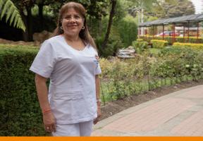 Colegio de la Universidad Libre celebra la jubilación de su enfermera Mercedes Hernández