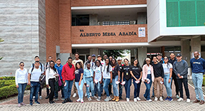 Coordinación de Laboratorios recibe visita de la Institución Universitaria Antonio José Camacho UNIACJ