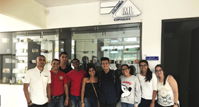 Fábrica de empaques con tecnología de punta es visitada por estudiantes unilibristas de Ingeniería de sistemas
