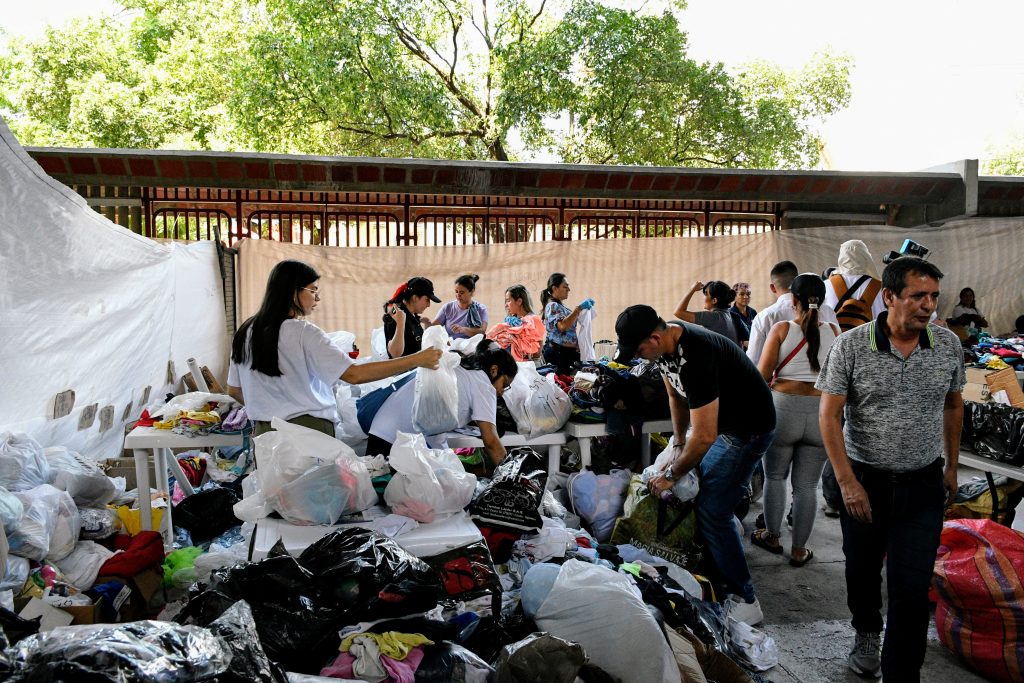 La Universidad Libre entregó ayudas humanitarias a las comunidades desplazadas del Catatumbo, reafirmando su compromiso con la solidaridad y el bienestar social.