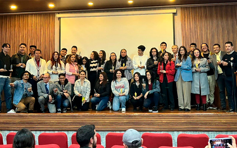 Ceremonia de Reconocimiento en la Facultad de Ingeniería Destacada