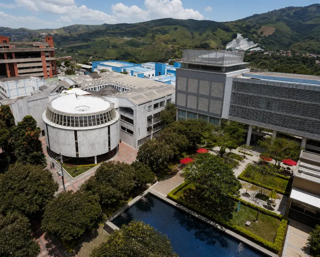 Seccionales Pereira y Cali